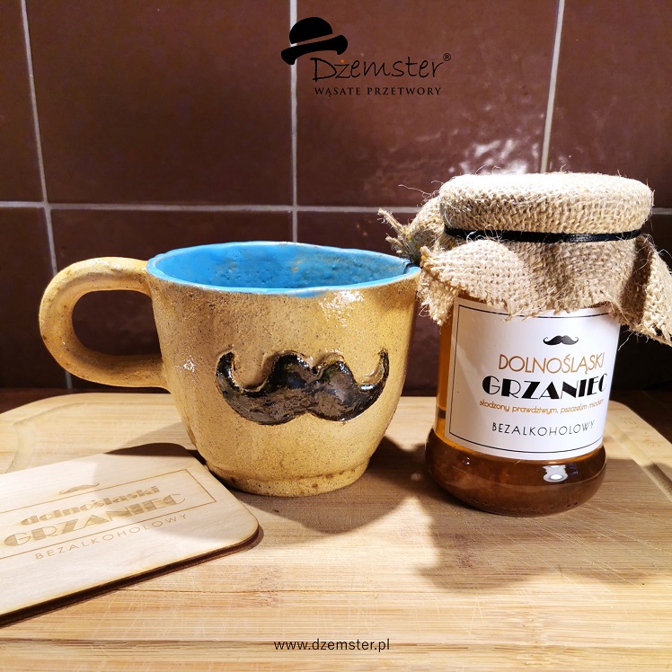 Zestaw prezentowy: kubek z wąsami i Dolnośląskim Grzańcem (bezalkoholowym)