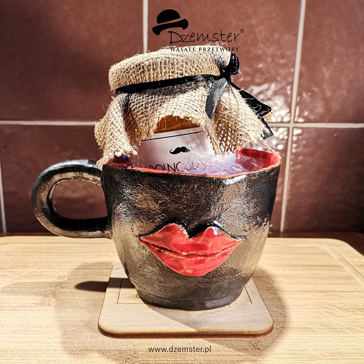 Zestaw prezentowy: kubek z ustami i Dolnośląskim Grzańcem (bezalkoholowym) - obrazek 3