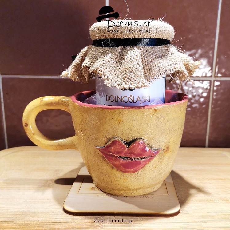 Zestaw prezentowy: kubek z ustami i Dolnośląskim Grzańcem (bezalkoholowym) - obrazek 3
